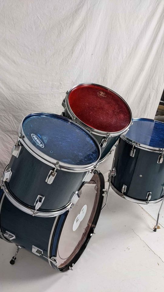 Westbury drum kit Custom blue wood stain finish Open Mind Drums